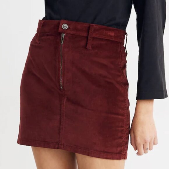 Madewell Stretch Velveteen Straight Zip Mini Skirt in Dark Cabernet - Picture 1 of 12
